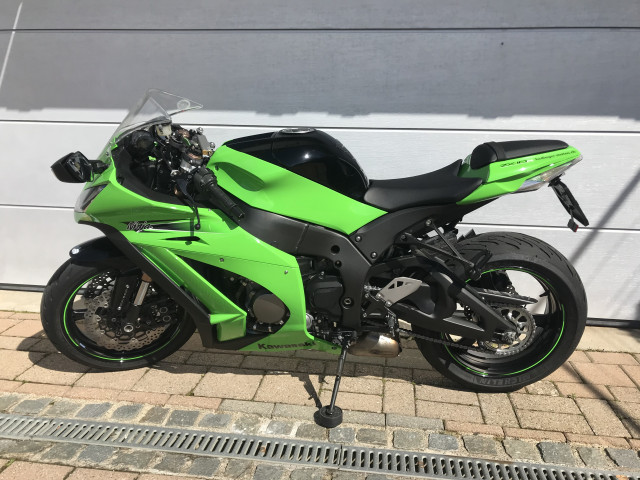 Buying a motorcycle: KAWASAKI Ninja ZX-10R used motorbikes for sale