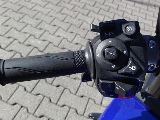 YAMAHA MT-09 Y-AMT Naked Vorführfahrzeug YAMAHA MT-09 Y-AMT Naked Vorführfahrzeug