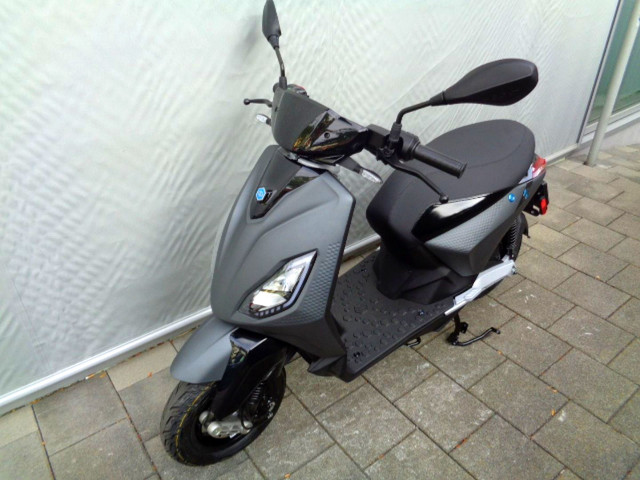 PIAGGIO 1 Active Scooter New vehicle