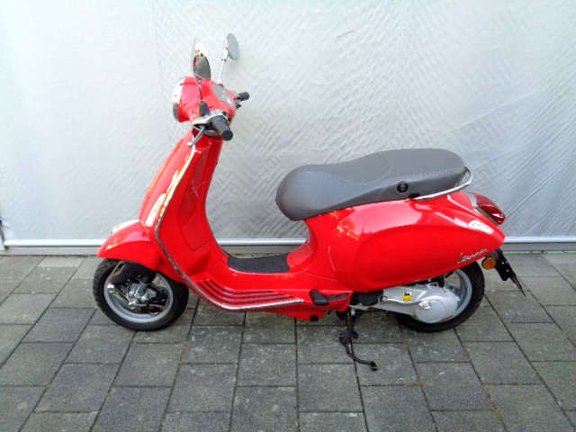 PIAGGIO Vespa Primavera 50 Roller Occasion