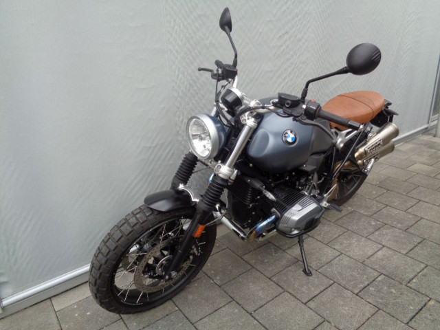 Buying a motorcycle: BMW R nine T Scrambler motorcycles and
