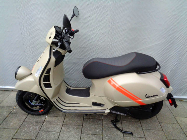 PIAGGIO Vespa GTV 300 HPE Roller Neufahrzeug