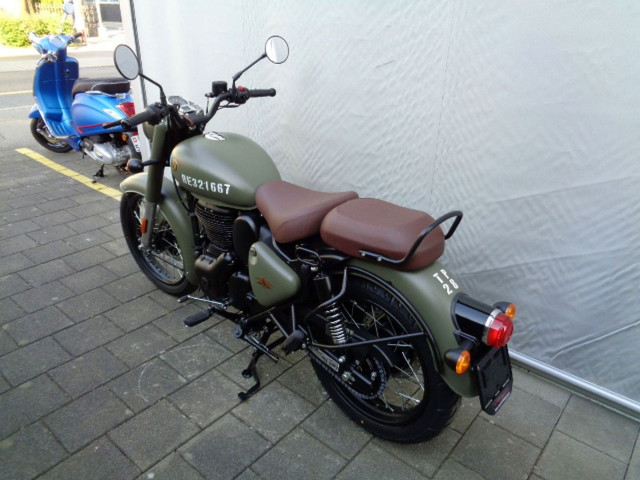 ROYAL-ENFIELD Classic 350 Retro New vehicle