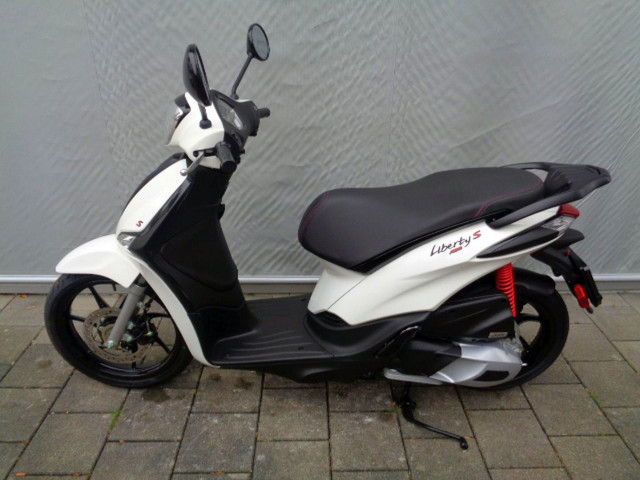 PIAGGIO Liberty 125 Roller Neufahrzeug