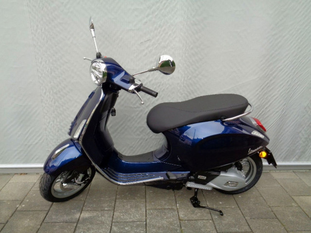 PIAGGIO Vespa Primavera 125 Roller Neufahrzeug PIAGGIO Vespa Primavera 125 Roller Neufahrzeug