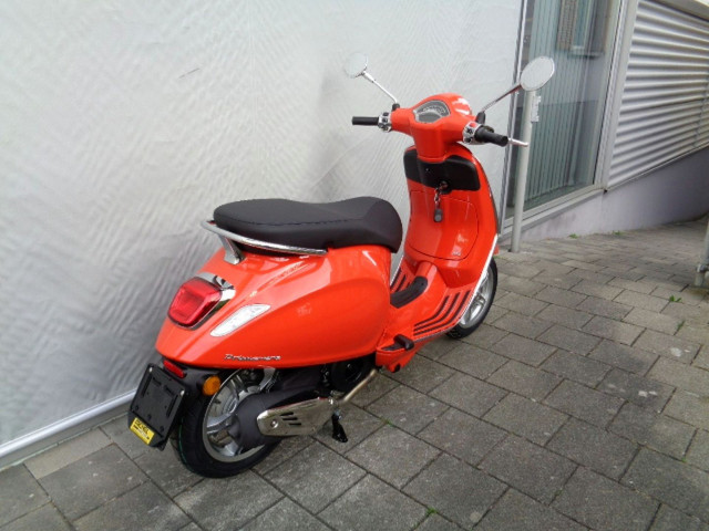 PIAGGIO Vespa Primavera 125 Roller Neufahrzeug PIAGGIO Vespa Primavera 125 Roller Neufahrzeug