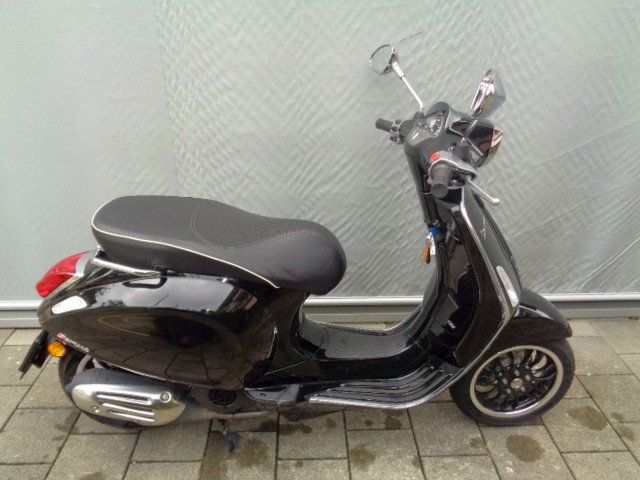 PIAGGIO Vespa Sprint 125 Roller Occasion