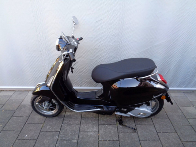 PIAGGIO Vespa Primavera 125 Roller Neufahrzeug PIAGGIO Vespa Primavera 125 Roller Neufahrzeug
