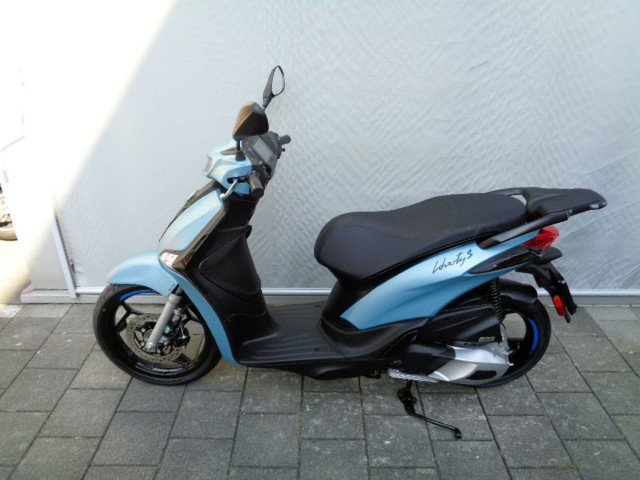 PIAGGIO Liberty 125 Roller Neufahrzeug