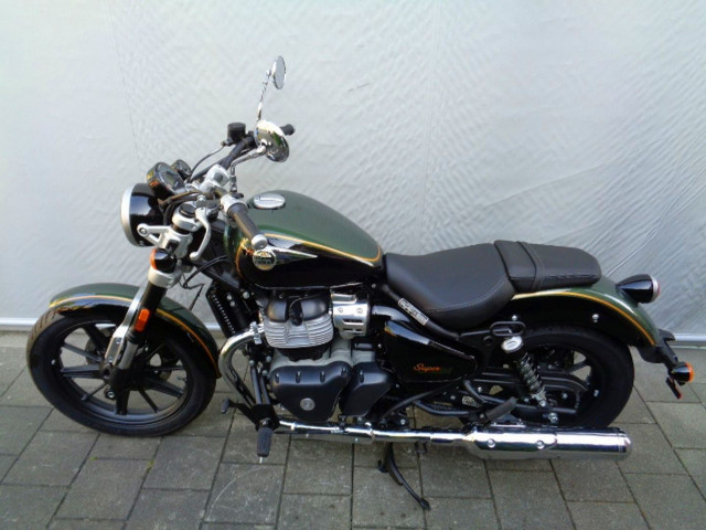 ROYAL-ENFIELD Super Meteor 650 Custom Neufahrzeug