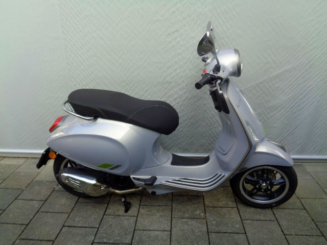 PIAGGIO Vespa Primavera 125 Scooter Moto nuova