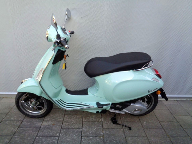 PIAGGIO Vespa Primavera 125 Roller Neufahrzeug PIAGGIO Vespa Primavera 125 Roller Neufahrzeug