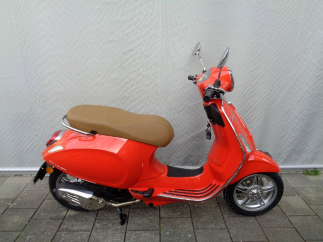 PIAGGIO Vespa Primavera 125 Roller Neufahrzeug