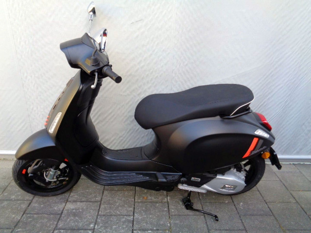 PIAGGIO Vespa Sprint 125 S Roller Neufahrzeug PIAGGIO Vespa Sprint 125 S Roller Neufahrzeug
