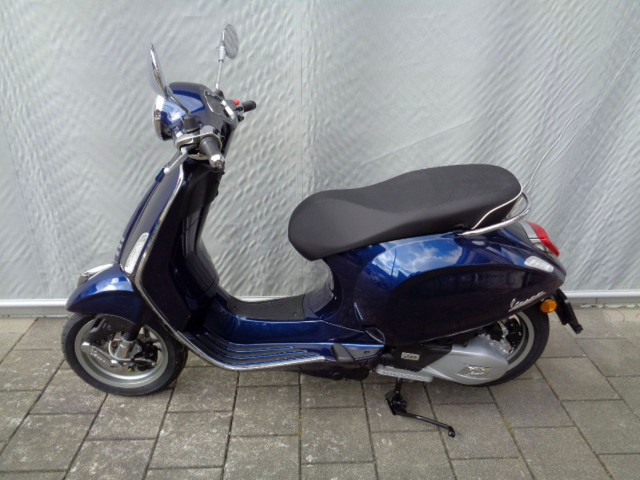PIAGGIO Vespa Primavera 125 Roller Neufahrzeug PIAGGIO Vespa Primavera 125 Roller Neufahrzeug