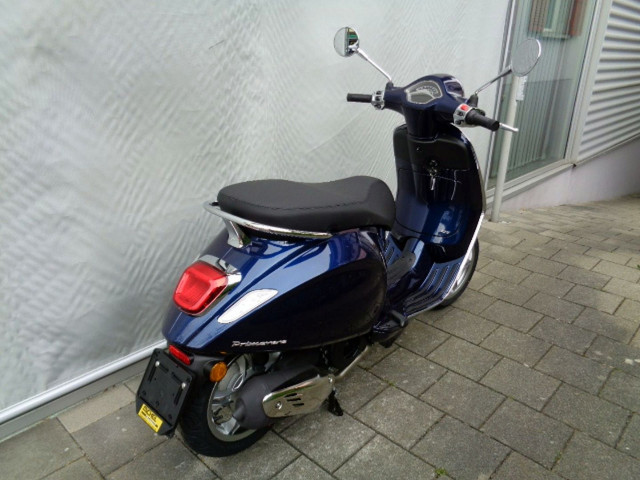 PIAGGIO Vespa Primavera 125 Roller Neufahrzeug