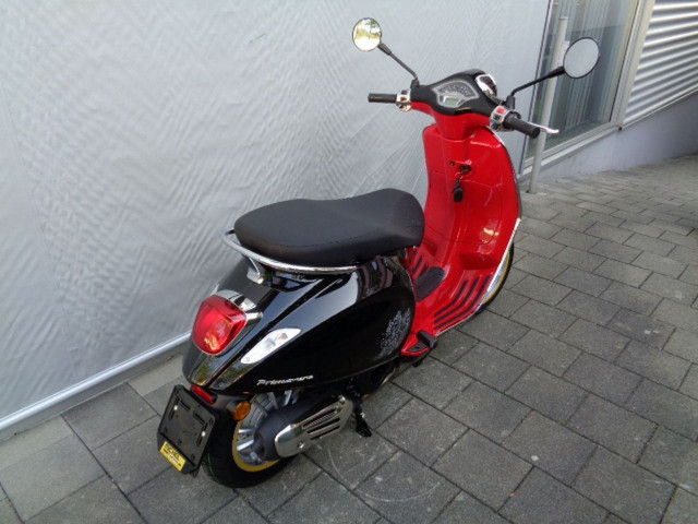 PIAGGIO Vespa Primavera 125 Roller Neufahrzeug