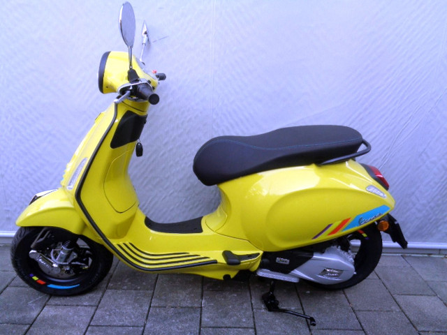 PIAGGIO Vespa Primavera 125 Scooter Moto nuova