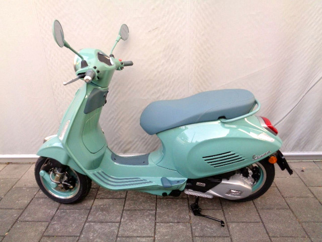 PIAGGIO Vespa Primavera 125 Roller Neufahrzeug PIAGGIO Vespa Primavera 125 Roller Neufahrzeug