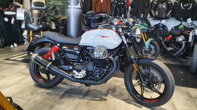 MOTO GUZZI V7 850 Stone Ten Retro Neufahrzeug