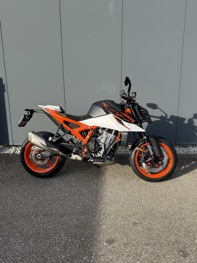 KTM 990 Duke R Naked Neufahrzeug