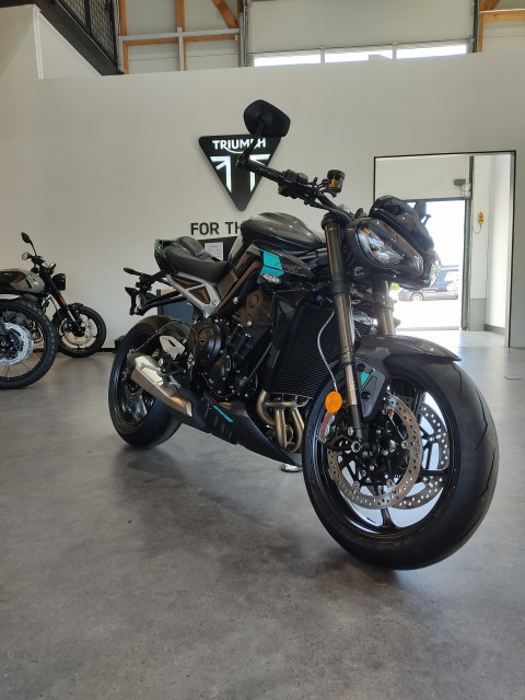 TRIUMPH Street Triple 765 RS Naked Neufahrzeug TRIUMPH Street Triple 765 RS Naked Neufahrzeug