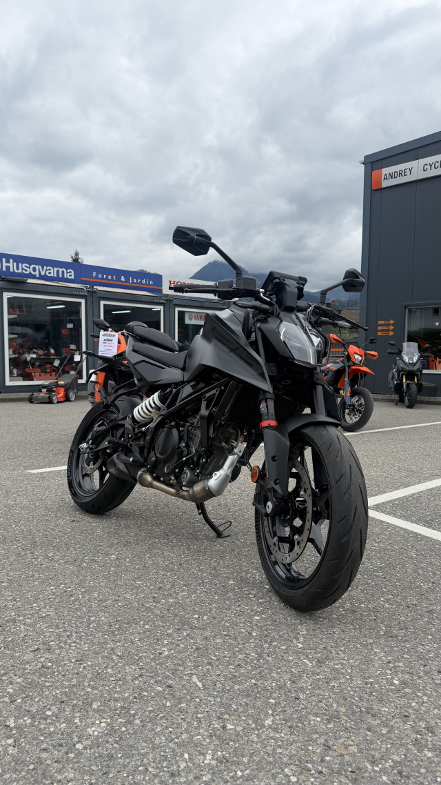 KTM 125 Duke Naked Neufahrzeug KTM 125 Duke Naked Neufahrzeug
