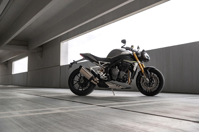 TRIUMPH Speed Triple 1200 RS Naked New vehicle