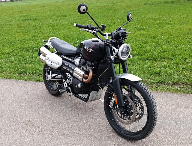 Used triumph deals scrambler