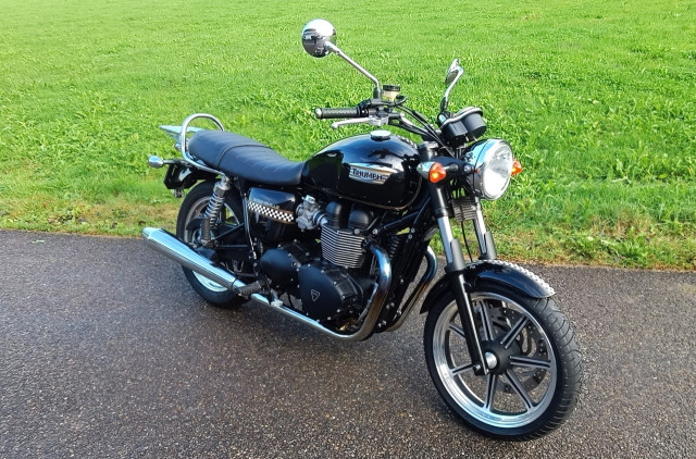 TRIUMPH Bonneville 900 Retro Used