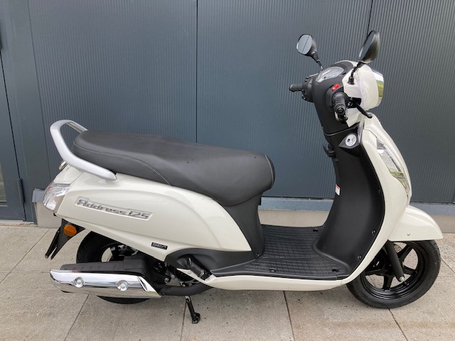 SUZUKI UZ 125 Address Roller Neufahrzeug