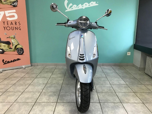 PIAGGIO Vespa Primavera 125 Scooter Moto neuve