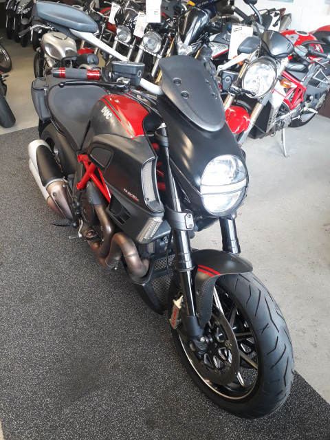 DUCATI Diavel 1200 Carbon Naked Used