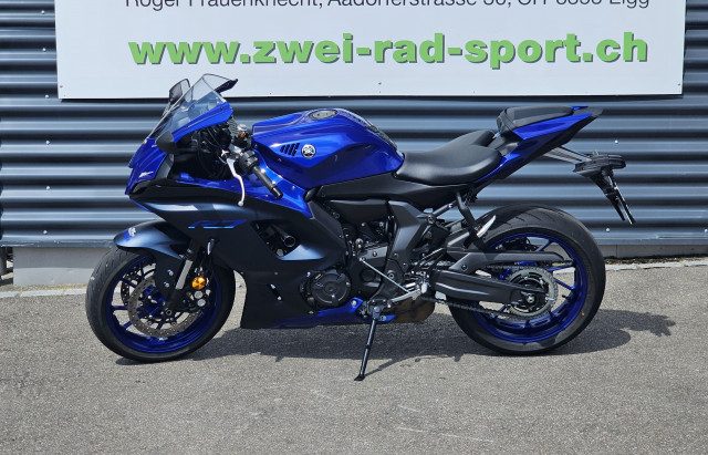 YAMAHA R7 Sport Demo vehicle