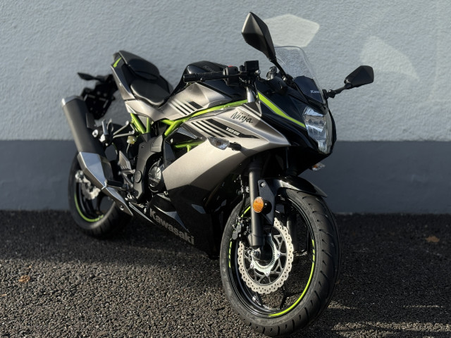 KAWASAKI Ninja 125 Sport Neufahrzeug