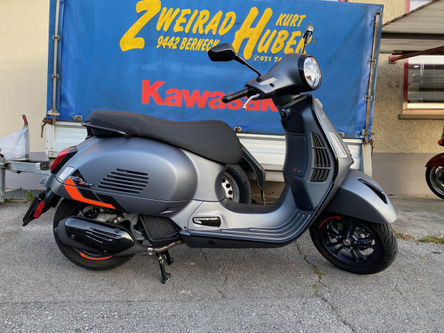 PIAGGIO Vespa GTS 125 Super Sport Roller Vorführfahrzeug