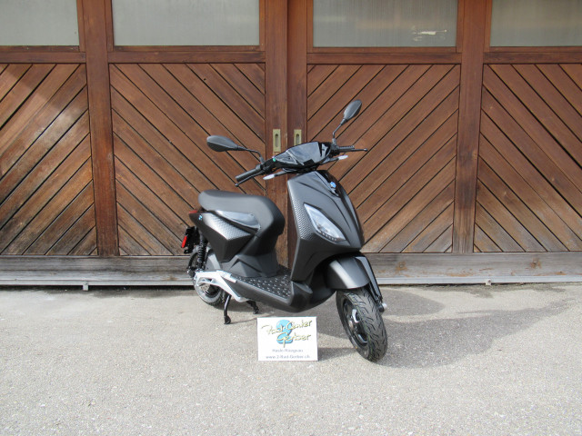 PIAGGIO 1 Active Scooter New vehicle