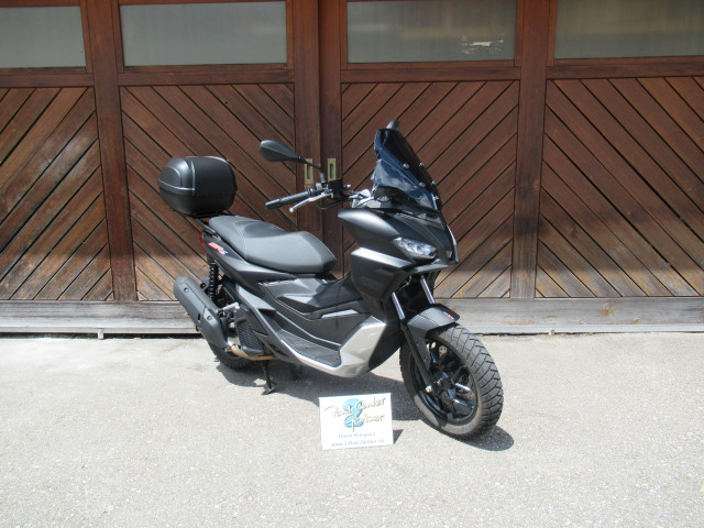 APRILIA SR GT 125, Scooter, Used, CHF 4'400.