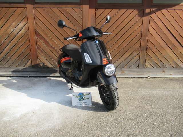 PIAGGIO Vespa GTV 300 HPE Scooter Moto neuve