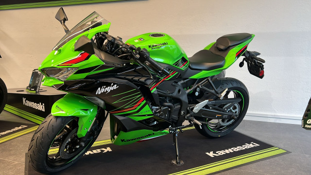 KAWASAKI Ninja ZX-4RR Sport Neufahrzeug