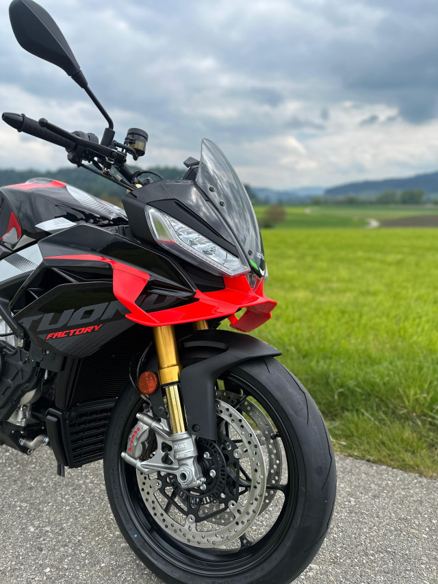 APRILIA Tuono V4 1100 Factory Naked Demo vehicle
