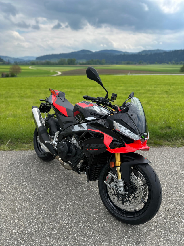 APRILIA Tuono V4 1100 Factory Naked Vorführfahrzeug