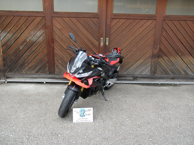 APRILIA Tuono V4 1100 Factory Naked Vorführfahrzeug