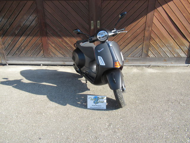PIAGGIO Vespa GTS 125 Super Sport Roller Neufahrzeug
