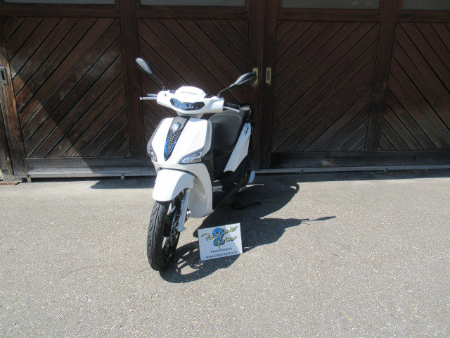 PIAGGIO Liberty 125 Sport Roller Neufahrzeug