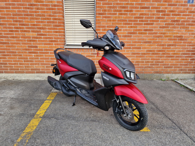 YAMAHA LCG 125 RayZR Roller Occasion