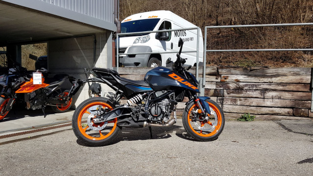 KTM 125 Duke Naked Neufahrzeug