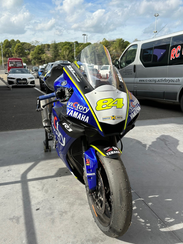 YAMAHA R1 Sport Used