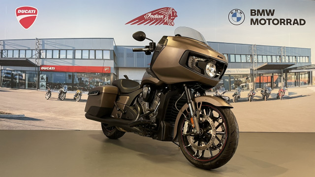 INDIAN Challenger Dark Horse 108 Touring Vorführfahrzeug