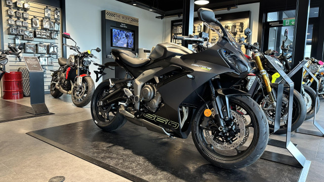 TRIUMPH Daytona 660 Sport New vehicle